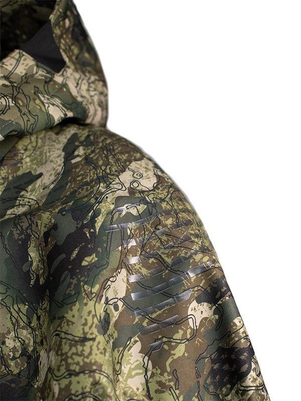 Close up of shoulder reinforcement stripes to help protect the jacket when carrying heavy loads or scraping through the bush.